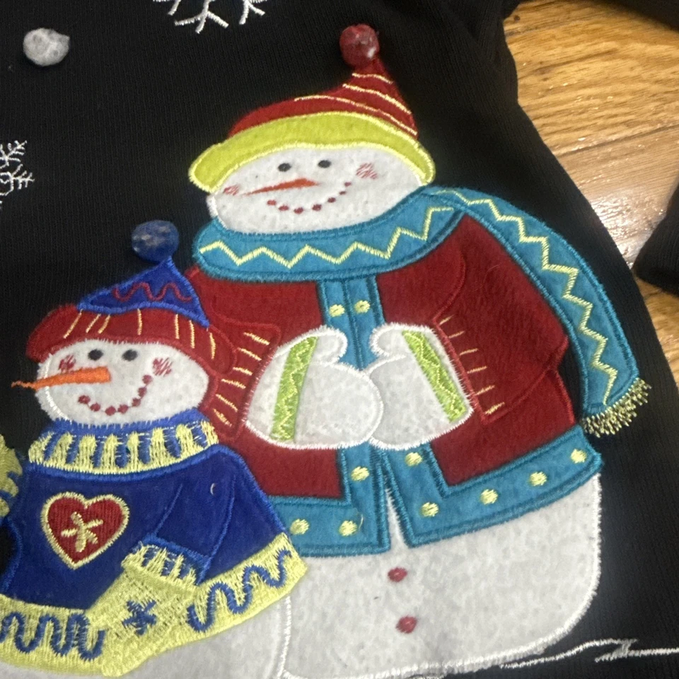 Suéter de Navidad Sport Elle Petite Pequeño Negro Muñeco de Nieve Botones Foto 3 de 4