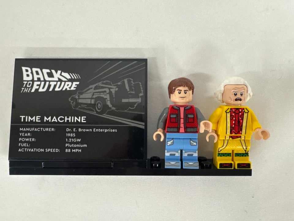 LEGO 10300 Back to the Future Time Machine With Instructions - Image 4 of 4