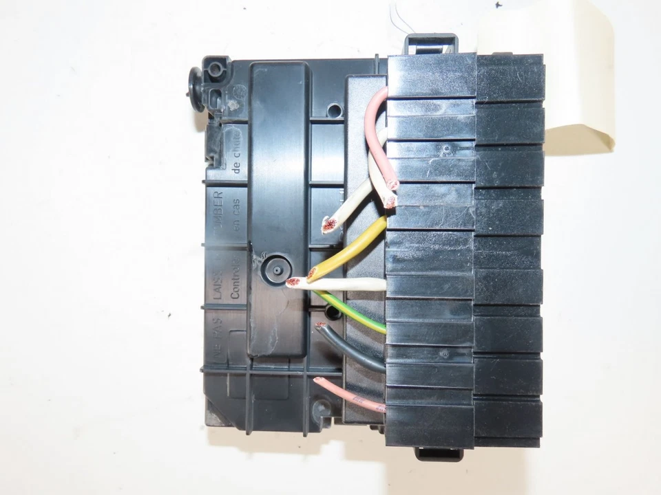 boite a fusibles peugeot PARTNER TEPEE 9664706280 215991 - Photo 4/4