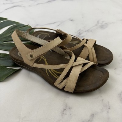 Abeo Womens Bobbie Strappy Flat Sandals Size 8.5 N Brown Suede Comfort