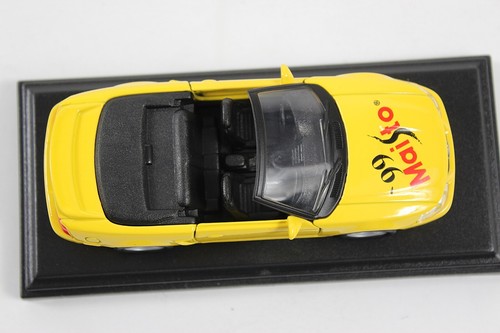 MAISTO Sterling Collection Ford Mustang 1999 Toy Fair Limited Ed Yellow - Picture 5 of 7