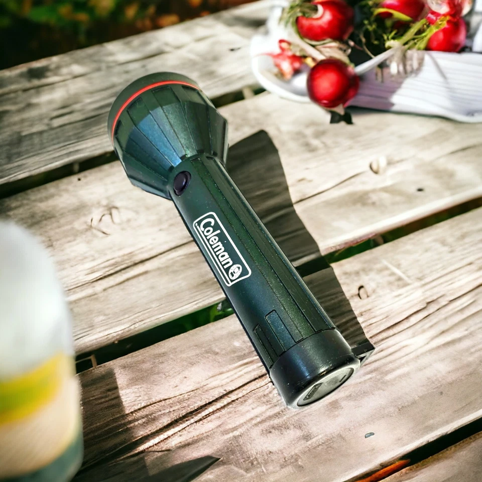 Linterna vintage años 70 Coleman 10,5" verde 2 celdas D impermeable incandescente Foto 3 de 4