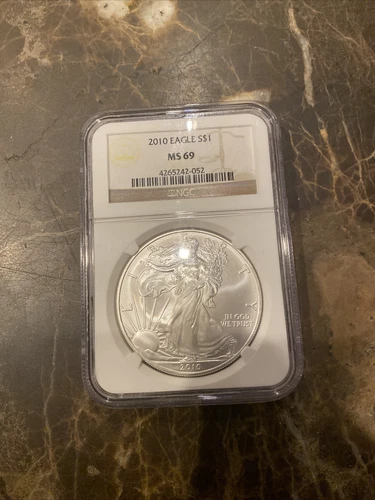 2010 $1 AMERICAN SILVER EAGLE S$1 NGC MS 69