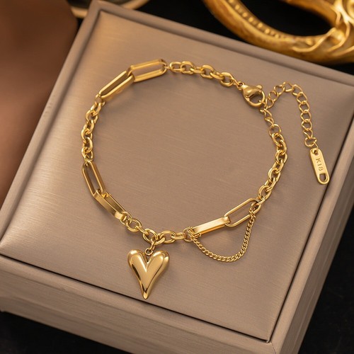 Woman 18K Gold Plated Stainless Steel Cute Heart Charm Bracelet Bangle Polished