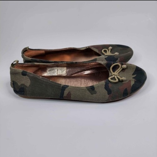 Old Navy Women’s Camo Ballet Flats Slippers Round Toe Size 5 - Picture 3 of 4