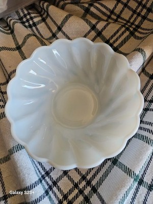 Vintage Hazel Atlas Milk Glass Swirl Berry Bowl Replacement  5 ''ring of   fire''