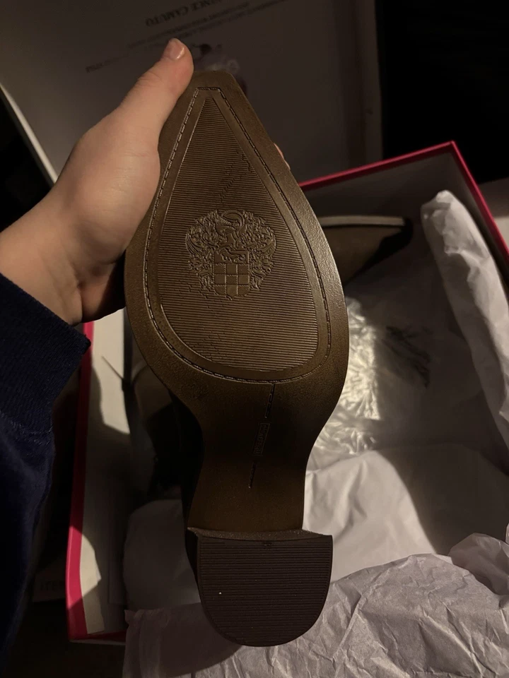 BOTAS NUEVAS VINCE CAMUTO talla 8 Foto 2 de 4