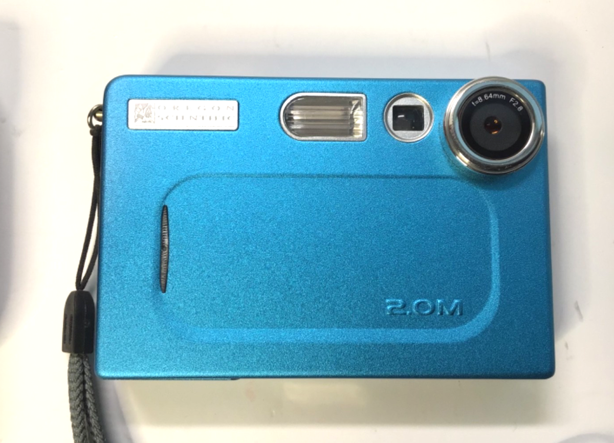 OREGON SCIENTIFIC DS6639 MINI CAMERA - COLOR BLUE - 2.0M W/MEMORY