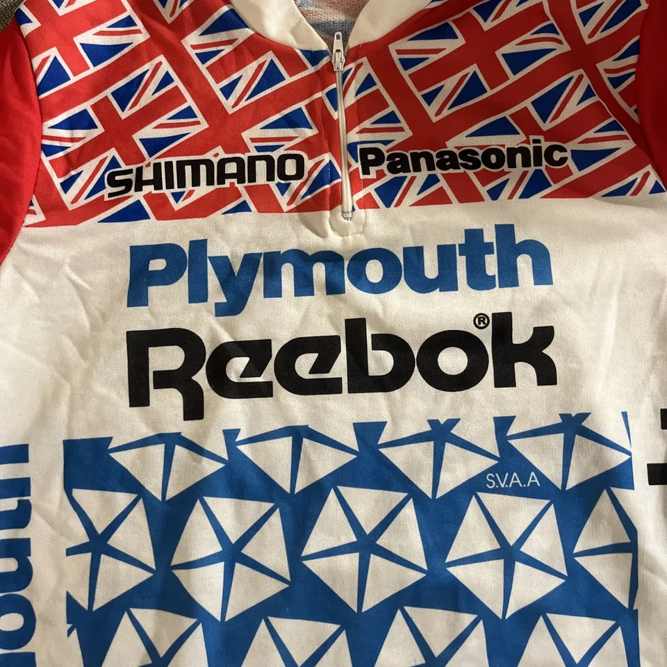 Camiseta deportiva vintage de ciclismo Reebok Plymouth, talla grande para mujer. Foto 2 de 4