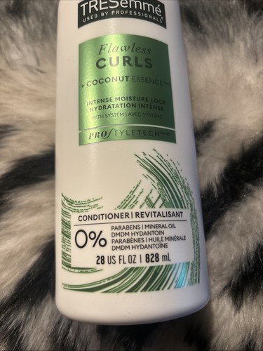 Tresemme Hair Conditioner Curl Hydration Nourishing Shine Flawless Formula - 第 2/3 張圖片