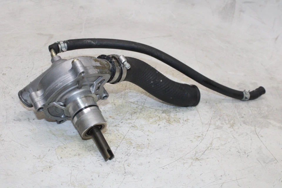 Suzuki Hayabusa GSX1300R 2001 motor OEM bomba de refrigerante de agua Foto 4 de 4