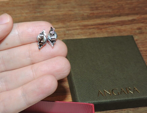 Aretes concha de piedra de nacimiento de enero con diamantes granate 925 de plata de ley ANGARA - Imagen 6 de 8