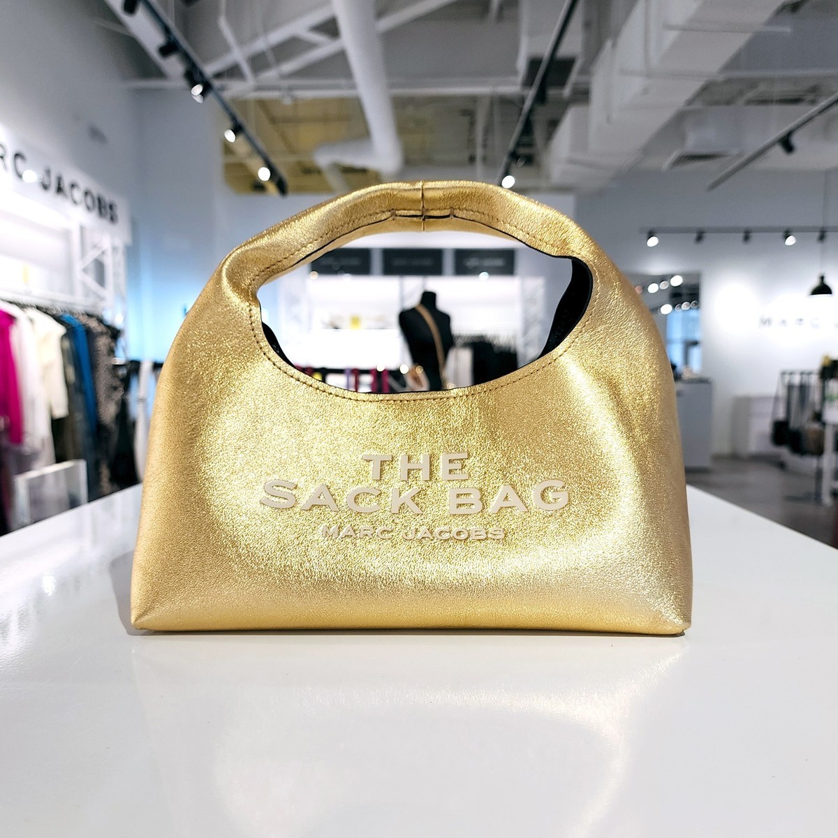 m*̈様 MARCJACOBS バッグ Amazon.com: Marc Jacobs Trademarc Small Tote Satchel bag (Azure