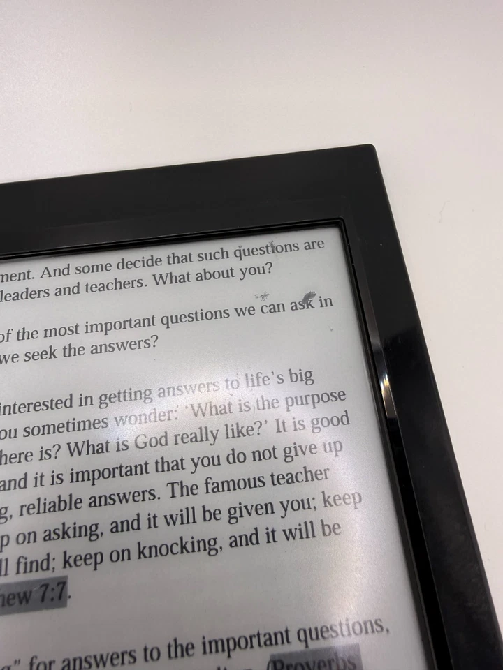 Sony PRS-T1 Touch Edition eReader 2GB 6 inch with SD Card Slot - Image 3 of 4