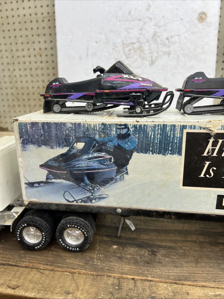 Polaris- Hibernating is for Bears Stamped Steel 18-Wheeler by Nylint - Image 2 of 4