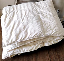 Hotel Grand Down Duvet Insert Comforter White Damask Stripe King size 104" x 88"