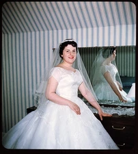Bride & Mirror - 1960s WEDDING - Stereo Realist 3D slide Kodachrome #1231