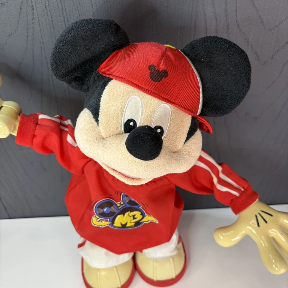 Disneys Fisher Price M3 Master Moves Mickey Mouse Hip Hop Break Dance (French)  - Image 2 of 4
