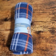 Greenbrier Kennel Club Pet Blanket Plaid 28.5" X 24"