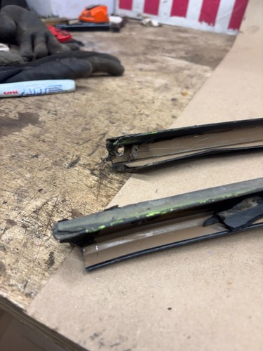 1982-1992 Firebird Trans Am Camaro HARDTOP HATCH Weatherstrip Channel Retainer - Picture 2 of 21
