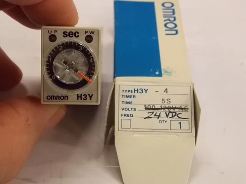 New Omron Solid State Miniature Timer H3Y-4  4PDT 0-5 sec 24vdc  M3