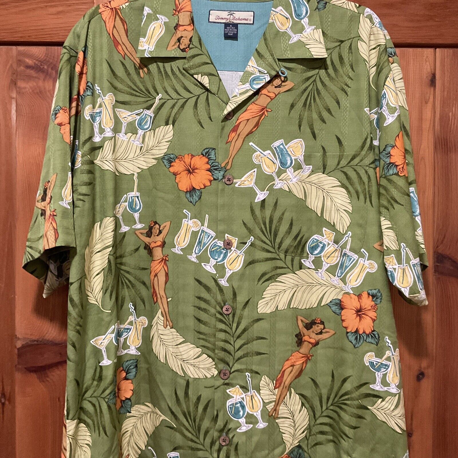 Medium Tommy Bahama hula girl silk Shirt Mens tiki Shirt Green cocktail  Hawaiian