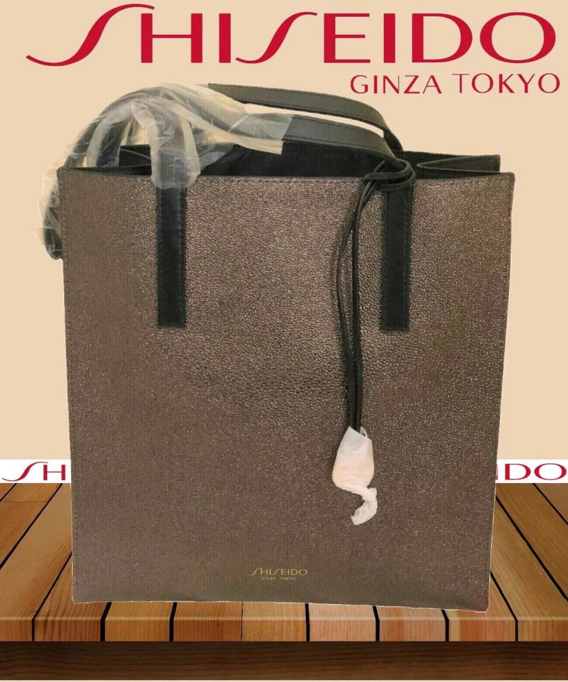 Impresionante bolso de mano Shiseido Bling Bling con encanto de bolso Foto 2 de 4