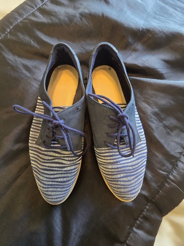 Clarks Lillia Lola blau/weiß flache bequeme Freizeitschuhe Größe 6 D UK