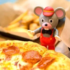 POINTLESS ISLAND CHUCK E CHEESE MOUSE SOFUBI SOFT VINYL FIGURE AWESOME TOY
