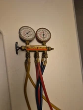 Ritchie Yellow Jacket Test And Charging Manifold With Gauges & Hoses
