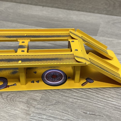 Hallmark Kiddie Car Classics Corner Collection Mechanics Lift and tool box-New! - Picture 10 of 24