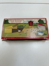 Plasticville USA 1617-100 Farm Buildings Animals OS Gauge Complete