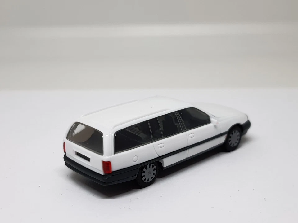 Opel Omega GLS von Herpa Modellauto (10A) - Bild 2 von 2