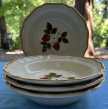 Set of FOUR Mikasa Strawberry Festival Large Soup Salad Bowls