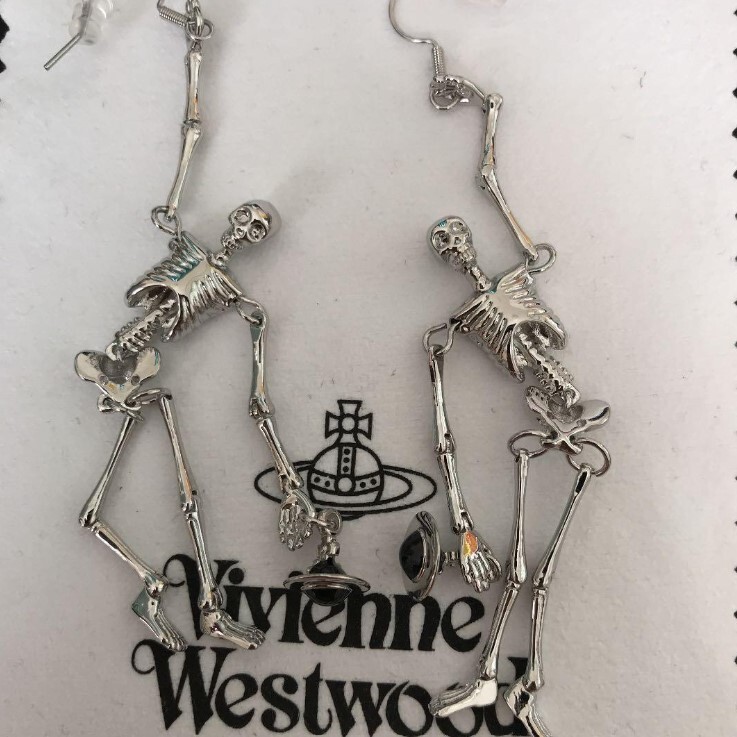 SKELETON 髑髏ピアスVivienne Westwood