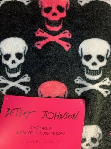 Betsey Johnson, Over-sized Ultra Soft Plush Throw 50" x 70" (Choose Pattern) - Picture 14 of 41