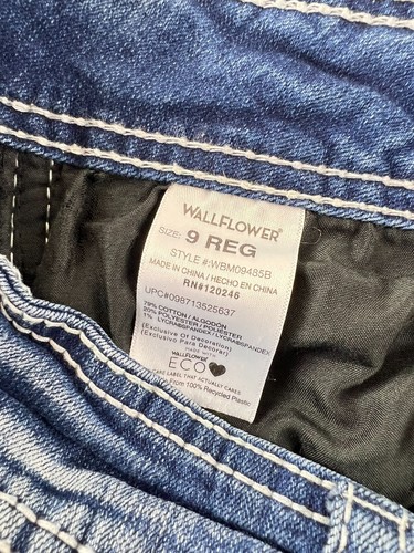 Wallflower Luscious Curvy Bootcut Mid Rise Jenna Wash Jeans Size 9 (30.5x30.5) - Picture 17 of 17