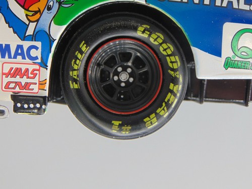 ACTION 1999 TERRY LABONTE #5 CHEVY MONTE CARLO KELLOG'S K-SENTIALS NASCAR 1:18 - Picture 9 of 10