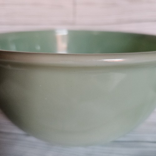Vintage 2000 Jadeite Fire King 10” Medium Green Mixing Bowl Rolled Rim - Picture 6 of 7