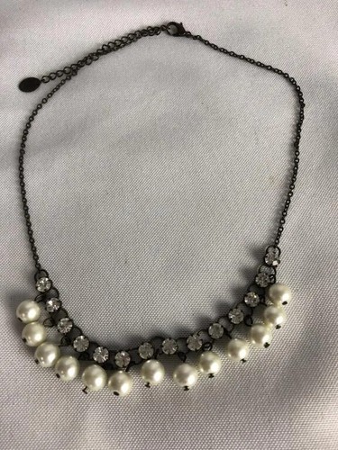 DELICATE VINTAGE RHINESTONE CHAIN CHOKER NECKLACE W/ FAUX FANCY PEARLS DANGLES - Picture 2 of 3