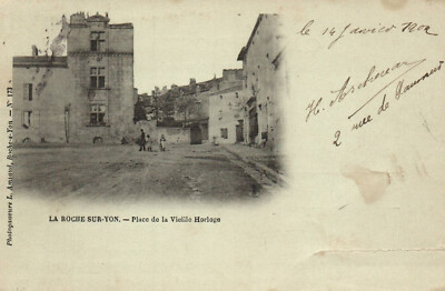CPA 85 - LA ROCHE SUR YON (Vendee) - Place de la Vieille Horloge