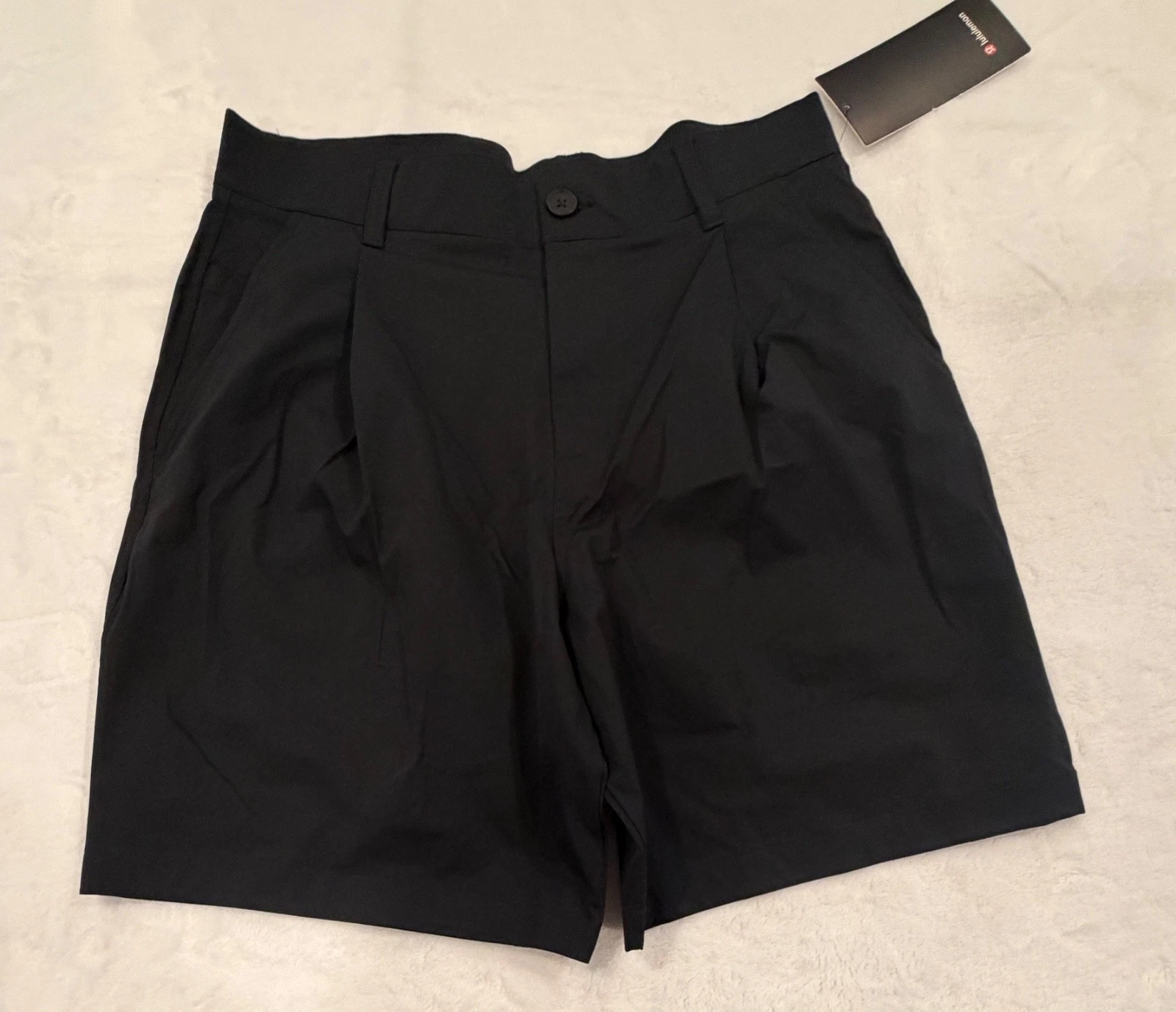Men’s Size 32 Lululemon Woven Relaxed-Fit Pleated Short 8” Inseam Black
Opens in a new window or tab
