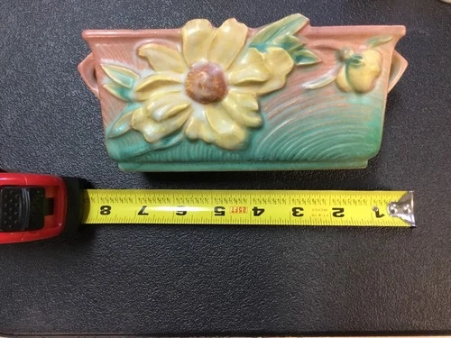 ROSEVILLE PEONY  PLANTER EXCELLENT CONDITION