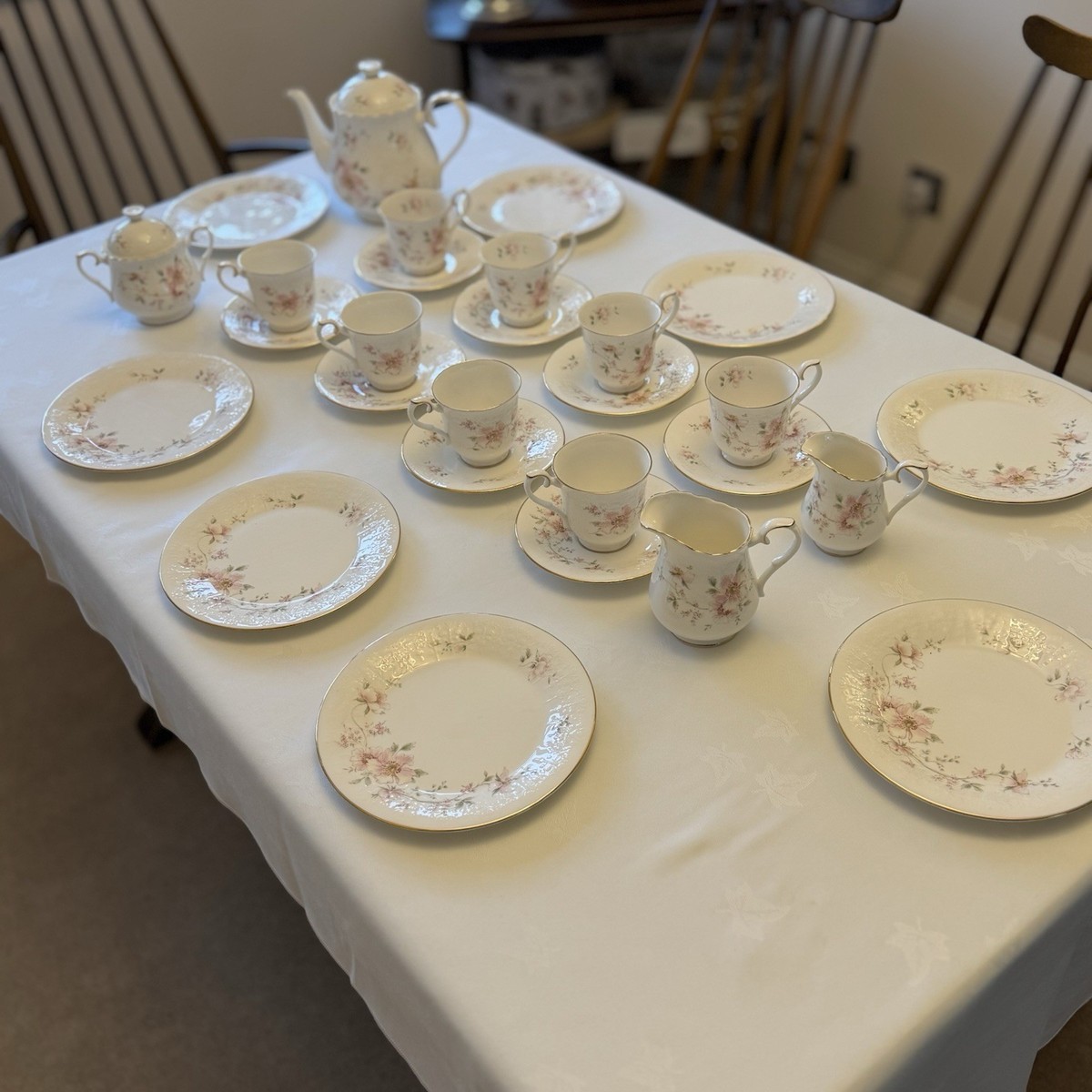 Royal Albert For all Seasons -A Breath of Spring - Tea and Dinner 