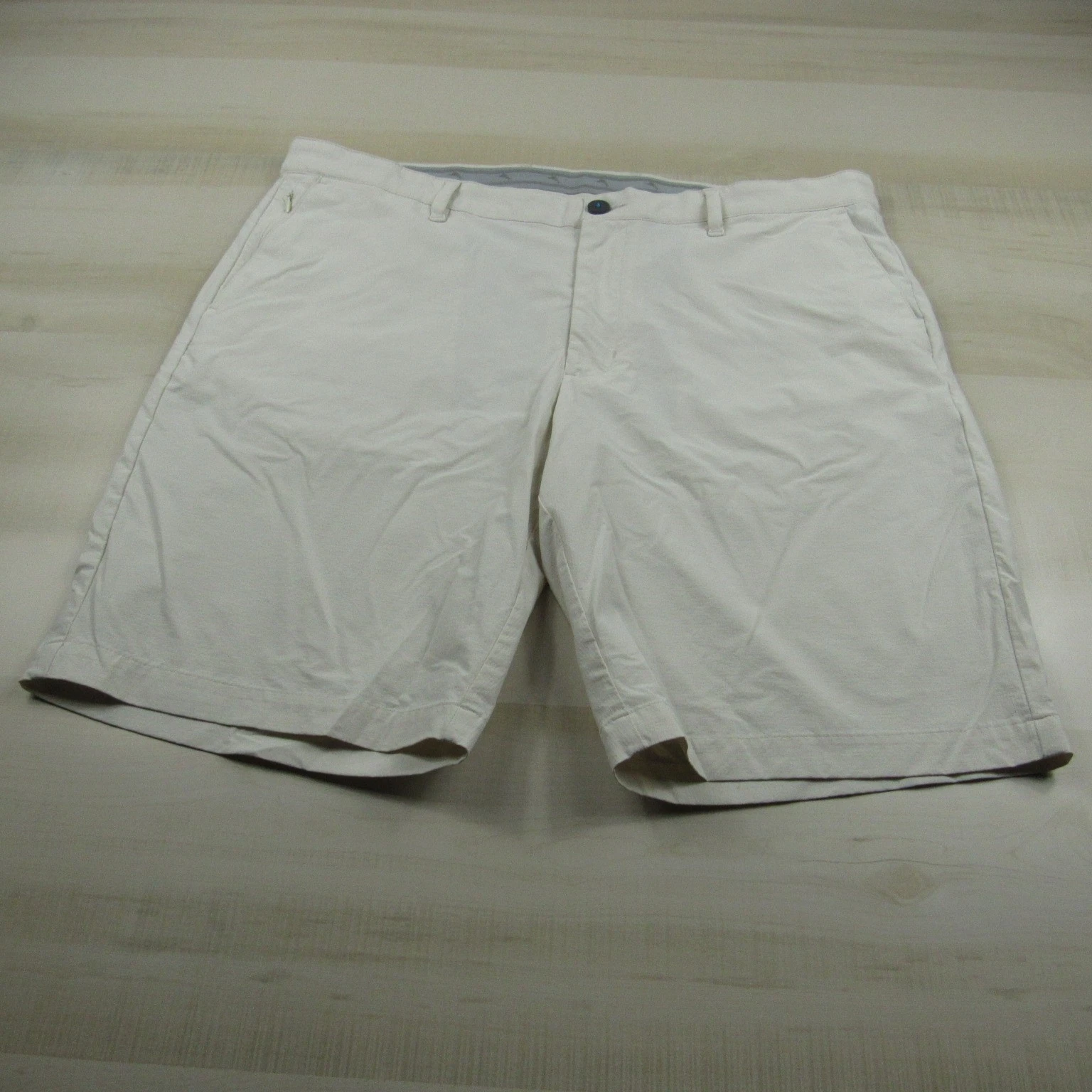 Tommy Bahama Shorts Mens 38 White Tech Chino Outdoor Fishing Stretch Active