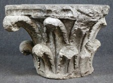 MUSEALE CAPITELLO CORINZIO IN PIETRA . ITALIA XVIII SECOLO.