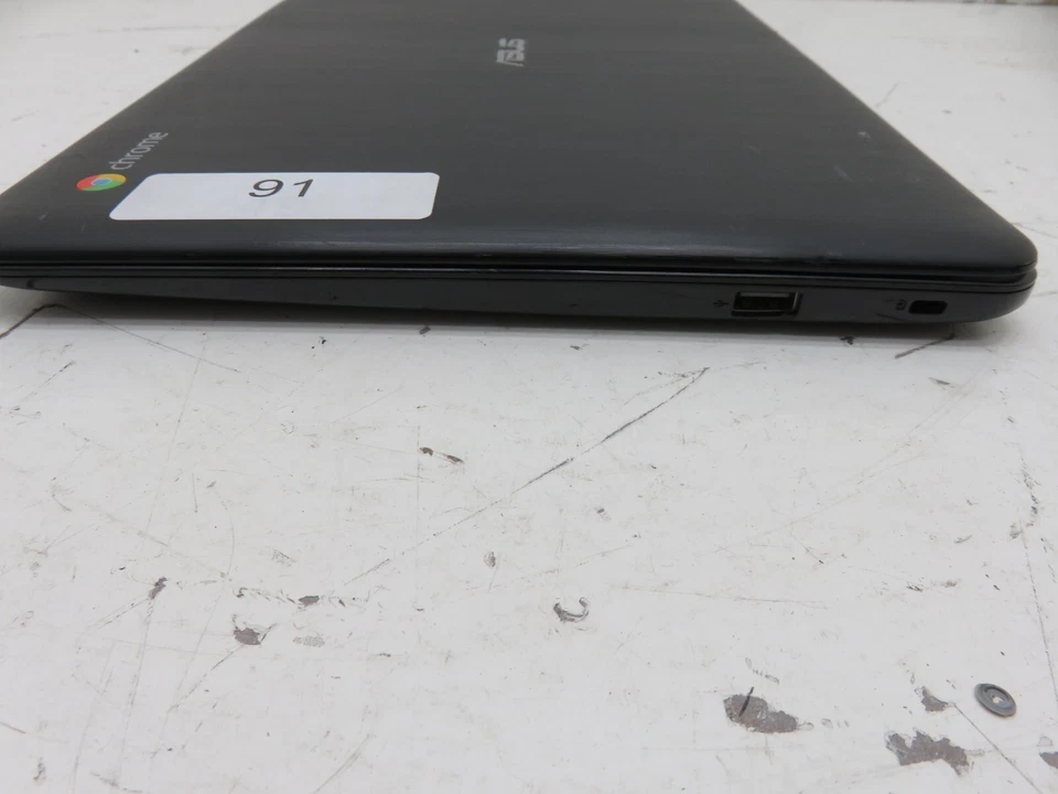 Asus C300MA-DB01 ChromeBook Intel Celeron N2830 2GB Ram 16GB eMMC Bad Battery - Image 4 of 4