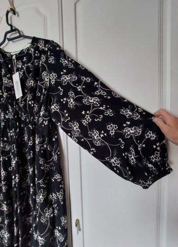 Per Una Black Ivory Floral Puff Sleeve Tiered Midi Dress Uk 20 Reg Length - Picture 6 of 12
