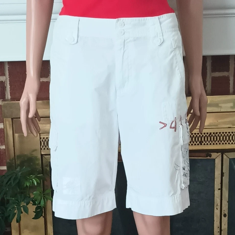 American Living Women's Cargo Shorts 8 White Graphic High Rise Bermuda Shorts - Image 3 of 4