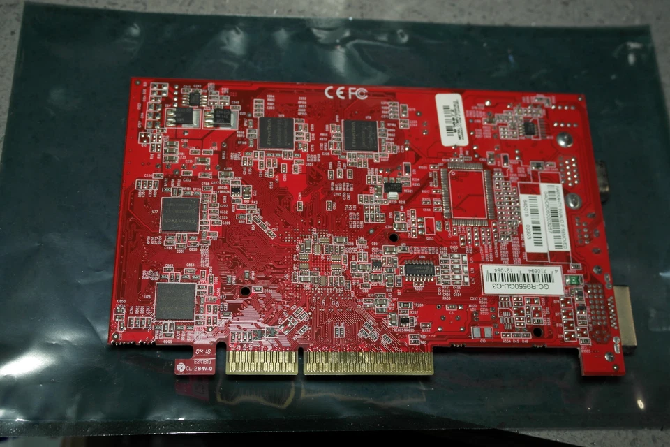 GECUBE ATI RADEON X1050 AGP 256MB 109-A03400-20A for part or repair RAM ISSUE - Image 3 of 3